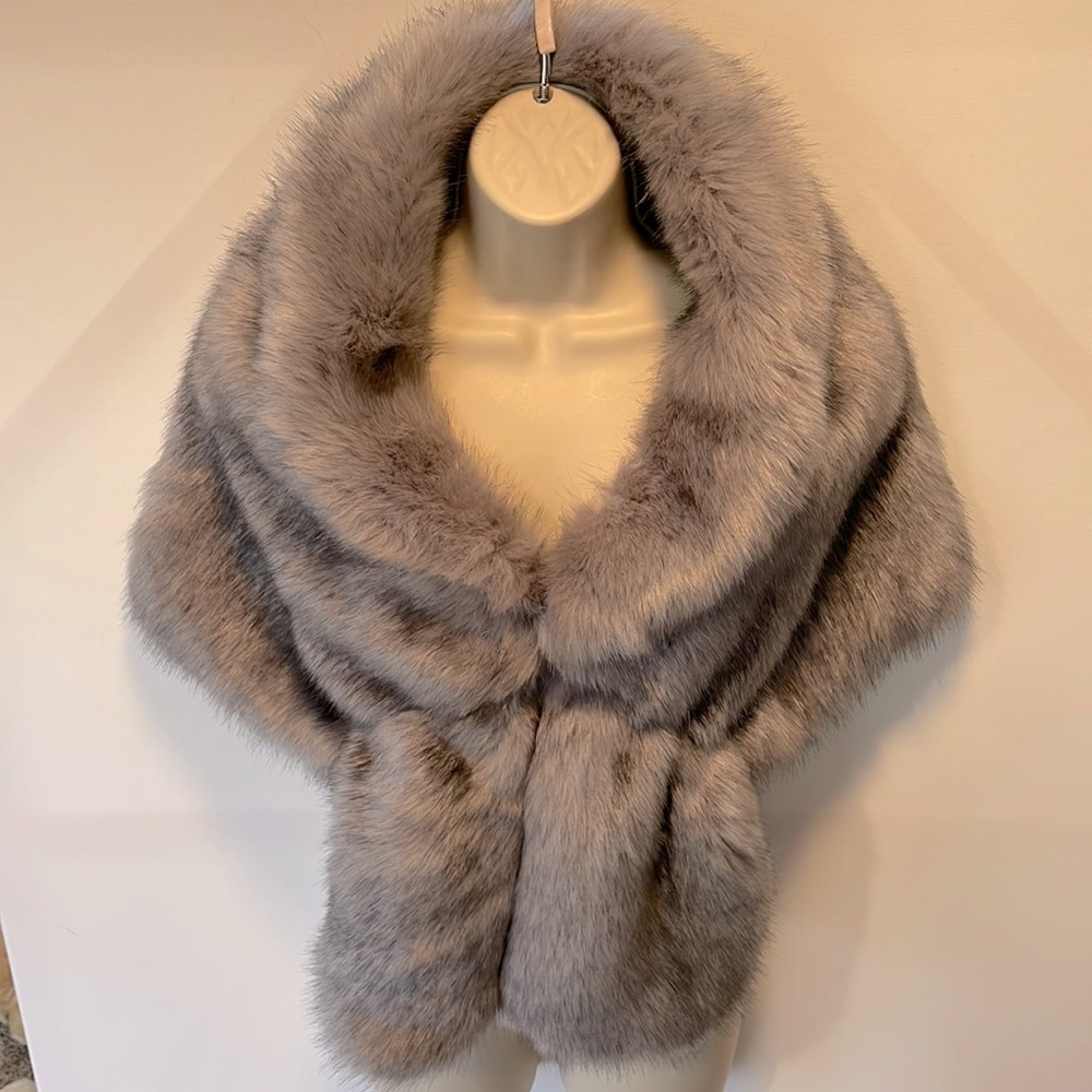 Faux fur stole, grey, black lining, size M/L
